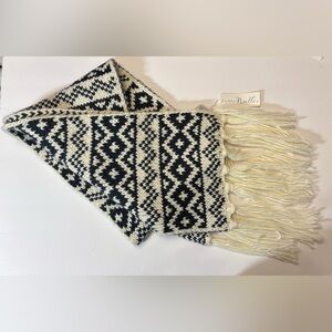 Simply Noelle Black and Cream‎ Knit Scarf